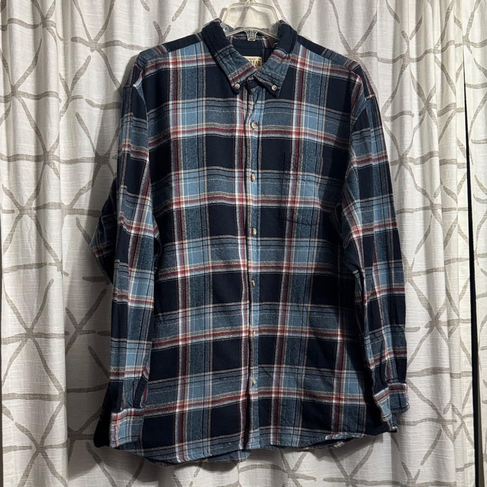 RedHead Men's Navy Plaid Button-Down Shirt with Light Blue and Red Accents